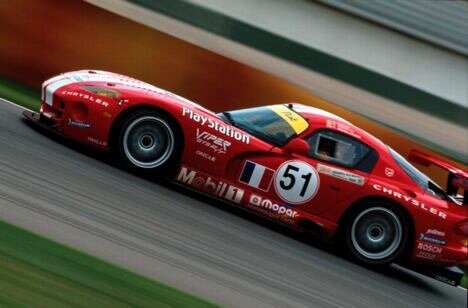 Chrysler Viper GTS in the pit lane